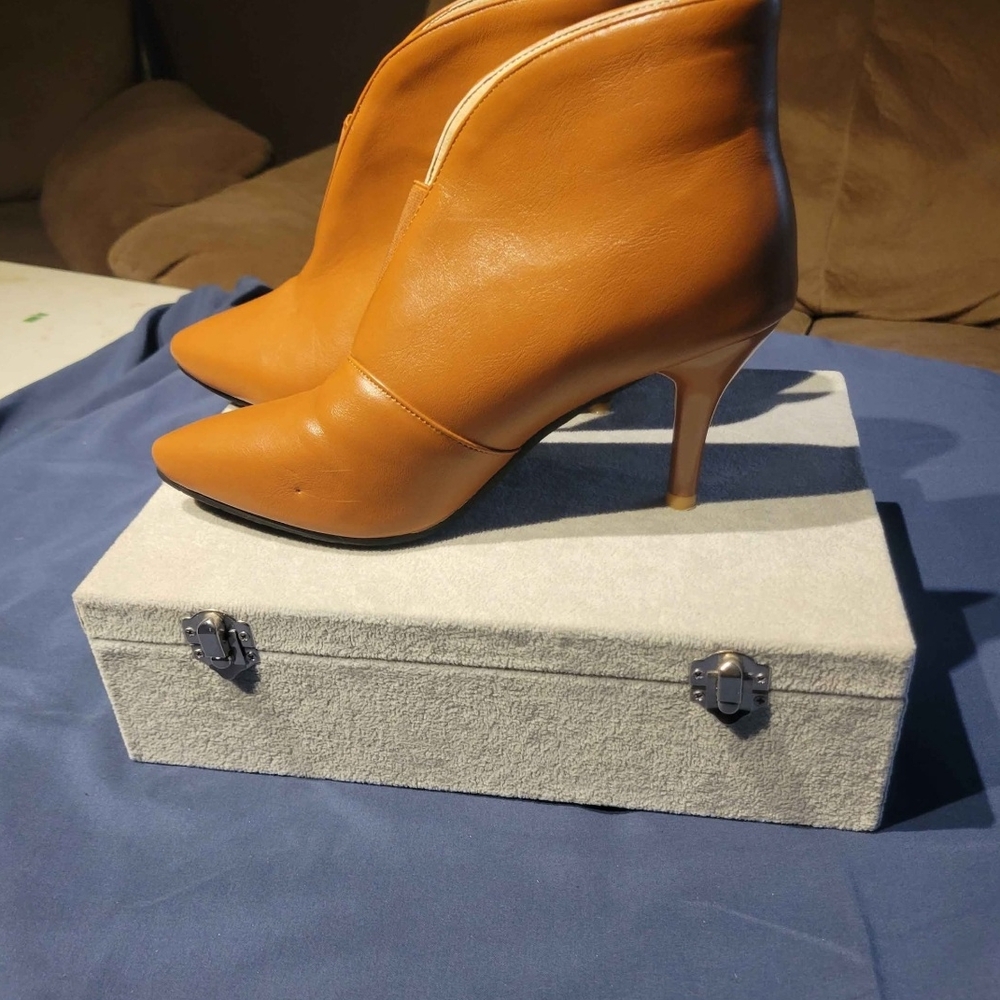 Elegant Tan Leather Ankle Boots